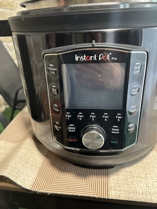 Мултикукър Instant Pot Pro 7.6 л