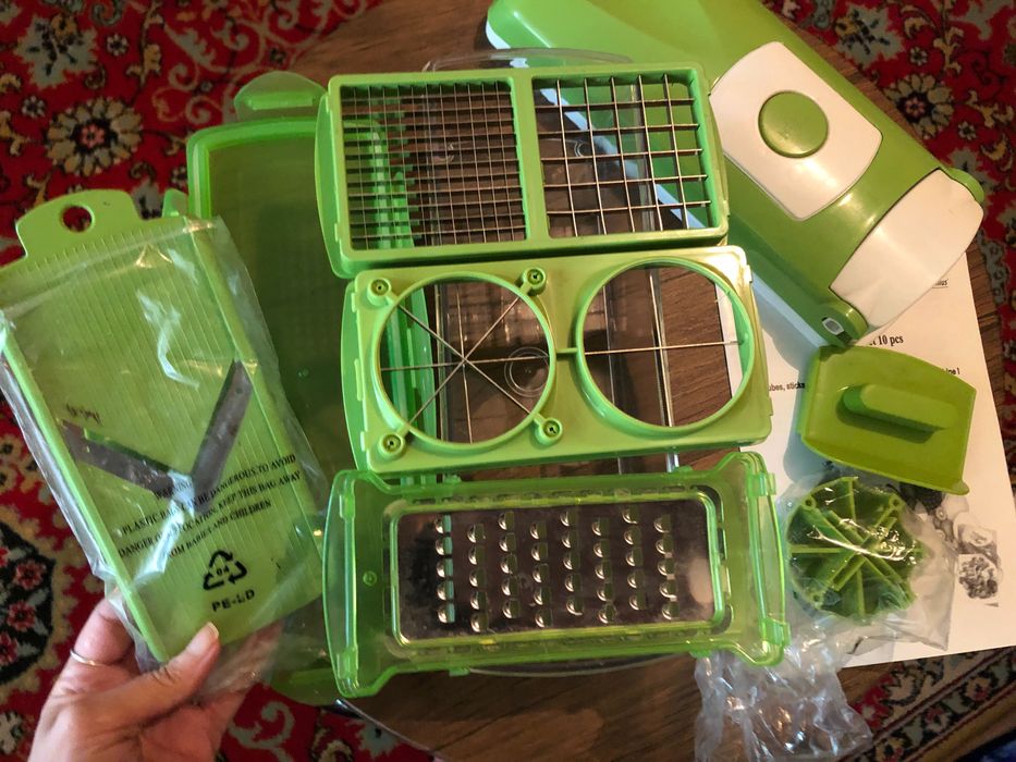 Set de maruntit legume, fructe, branzeturi, etc