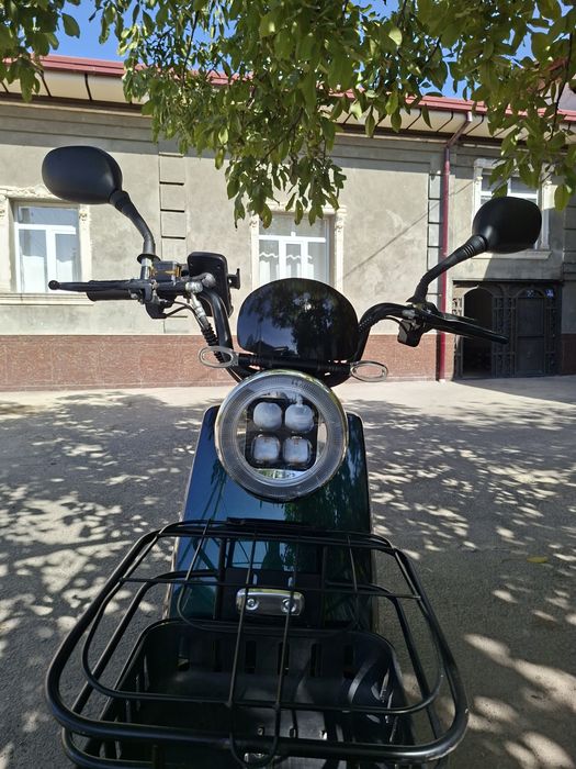 Adil skuteri Y-400