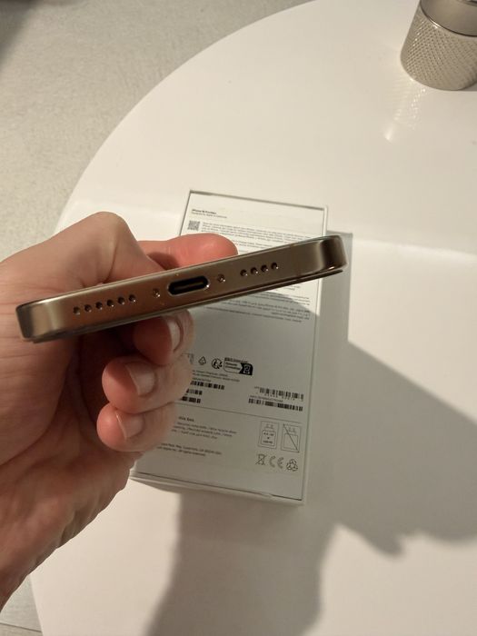 iPhone 16 Pro Max 256 G Desert