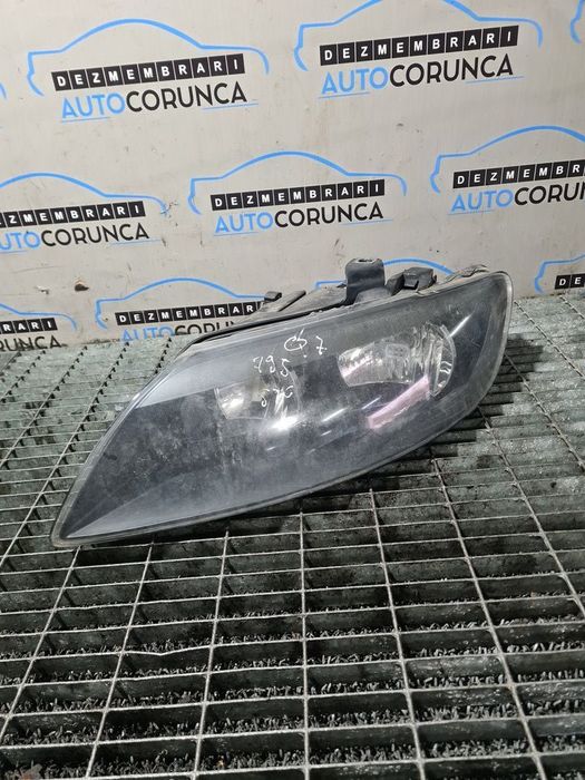 Far Stanga Audi Q7 2005 - 2009 SUV 4 Usi (795) Fara xenon