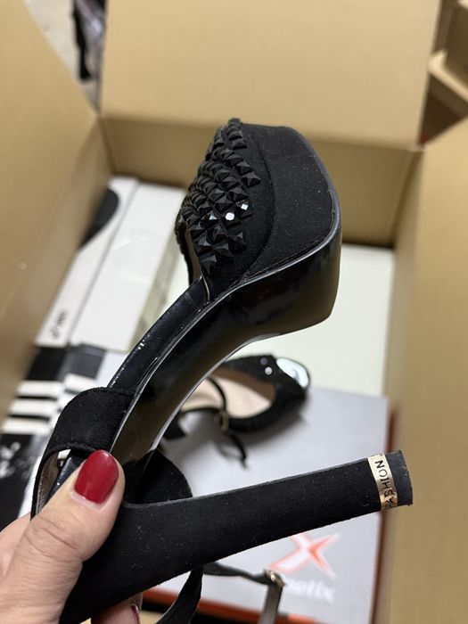 Женский туфли продаю