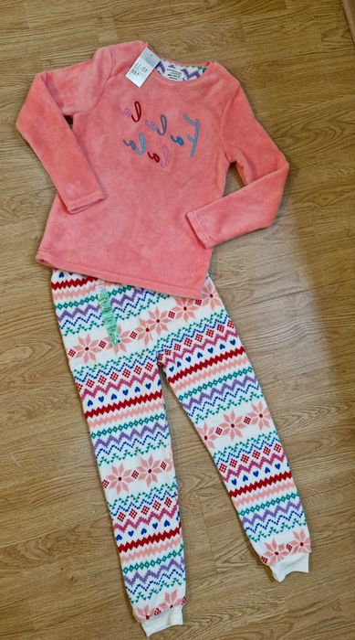 Pijama groasa de iarna, masura 146 (10/11 ani) este NOU cu eticheta