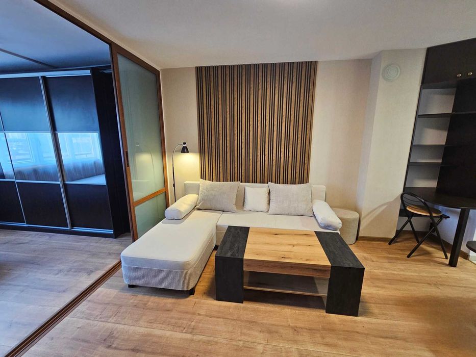 Продава - обзаведен дустаен имот Дървеница