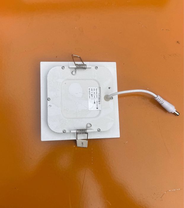 Плафон потолочный квадратный