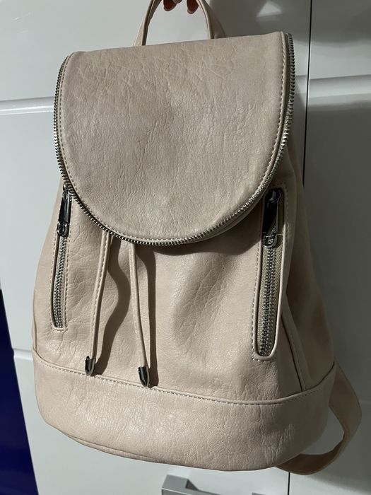 Продам рюкзак новый.