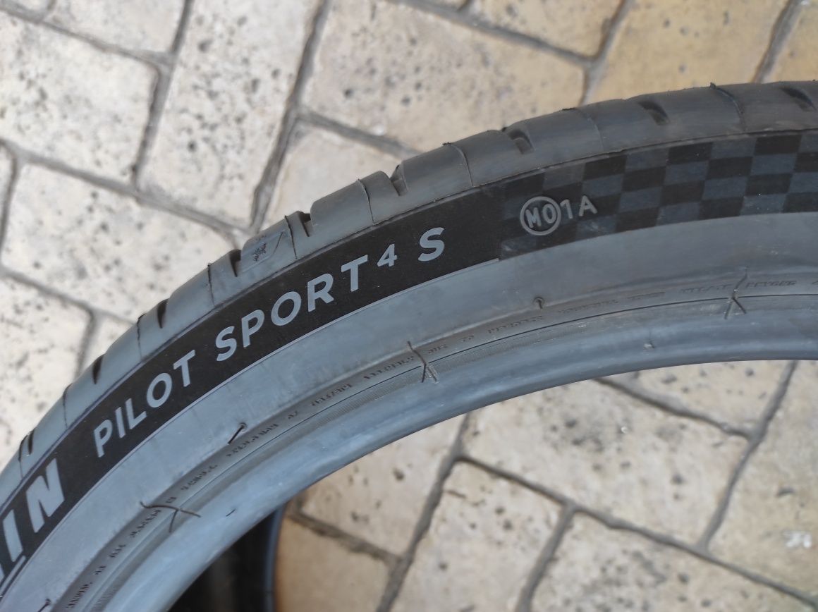 Гуми Michelin 305/30/21 Pilot sport 4 S, dot 2323