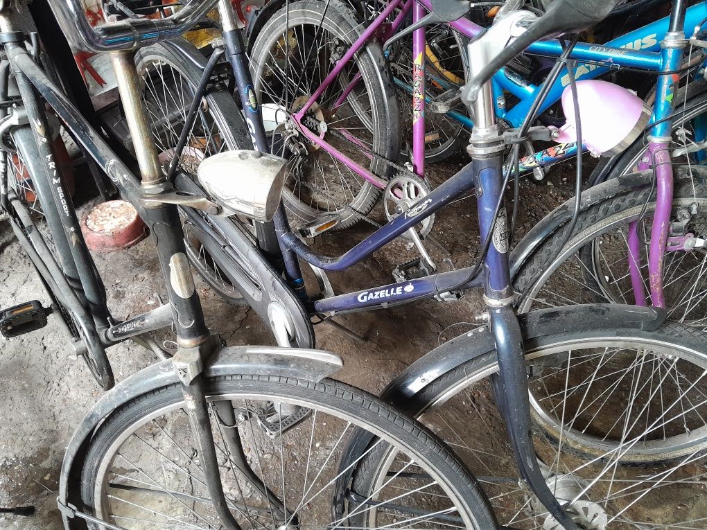 Vând biciclete damă și bărbați