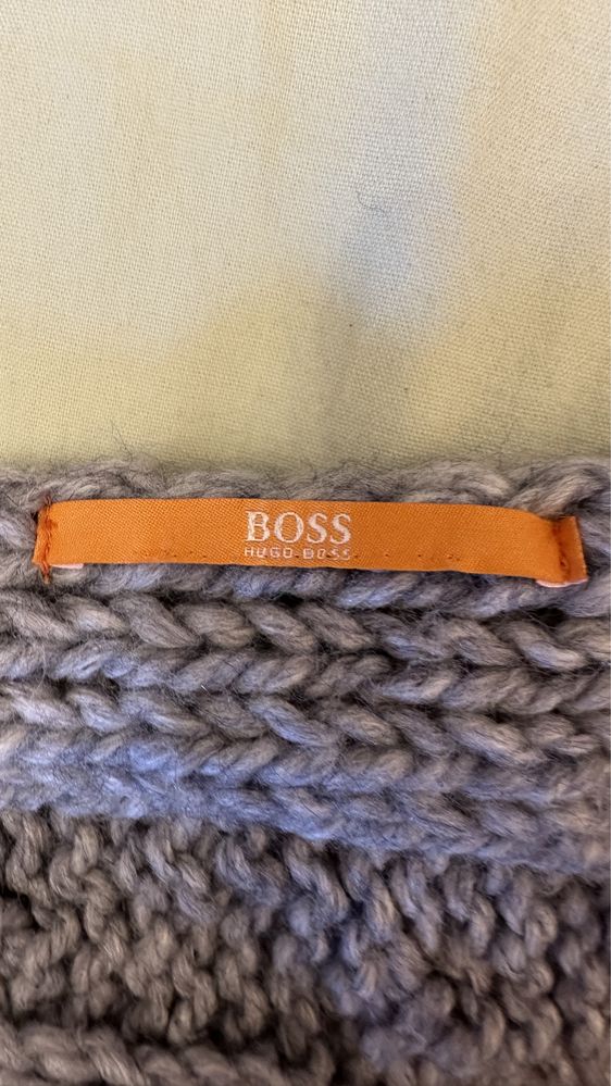 Hugo Boss шал