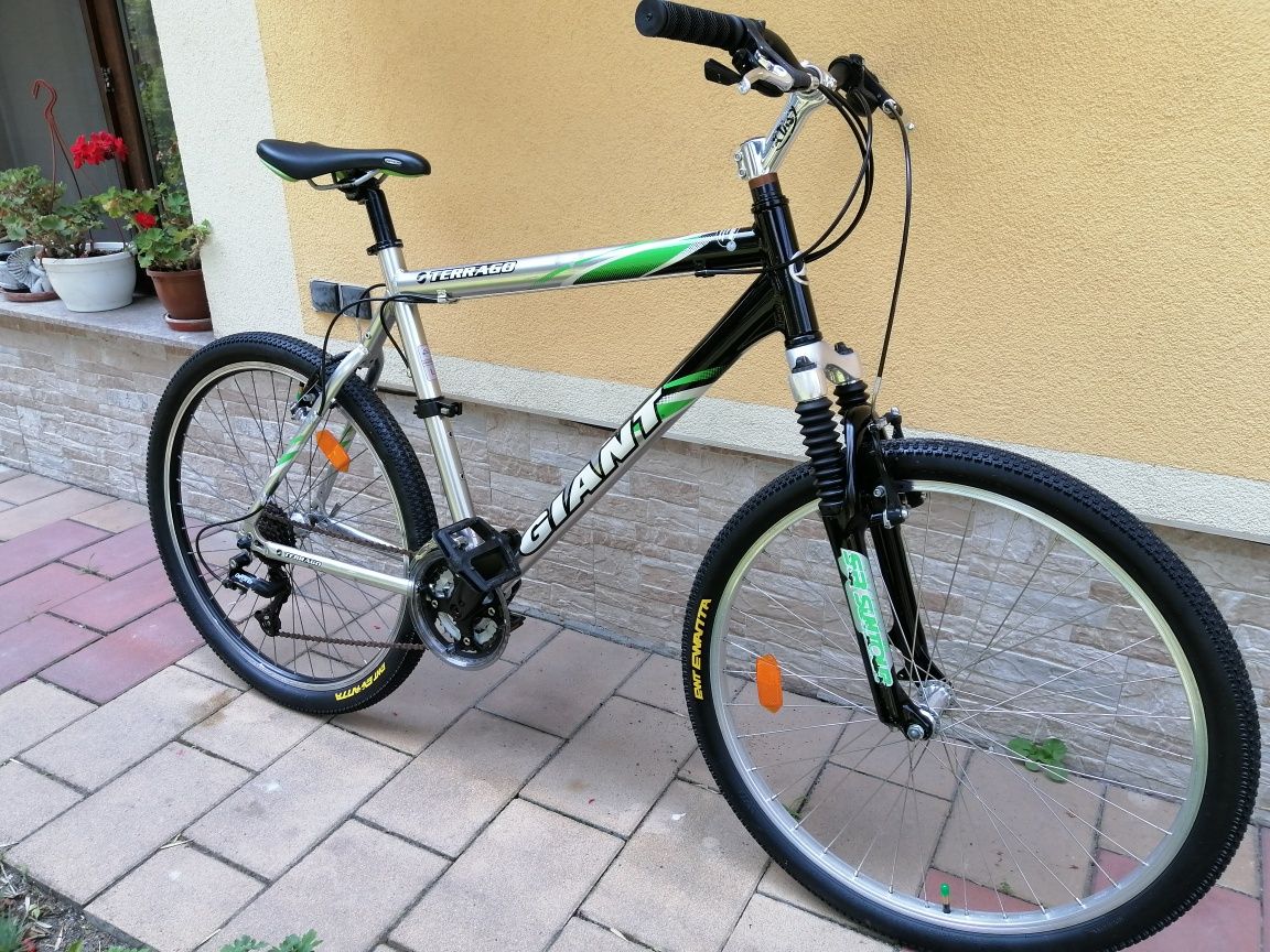 Алуминиев Giant 26 " Shimano Deore !