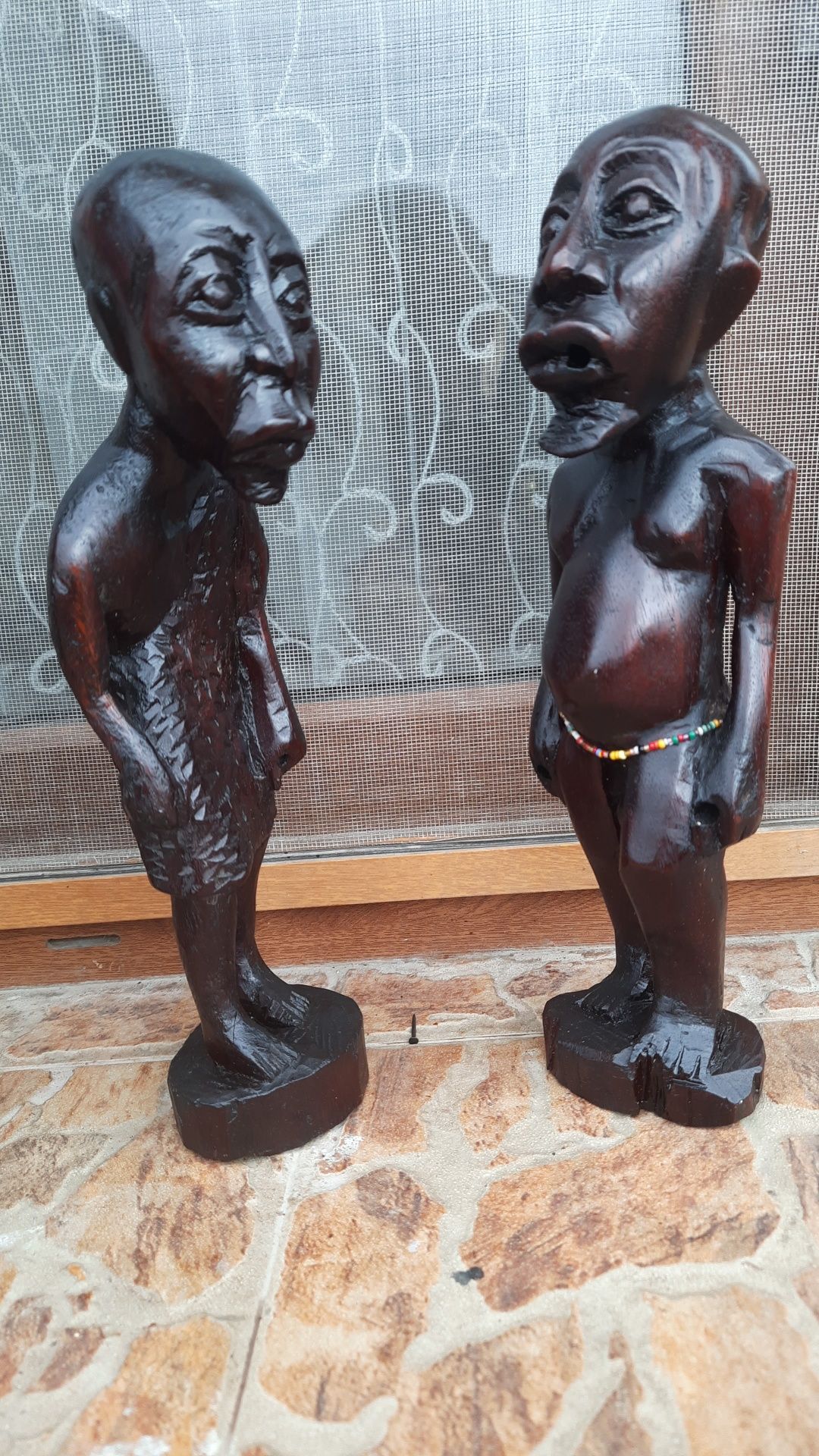 Diverse statuete din lemn exotic