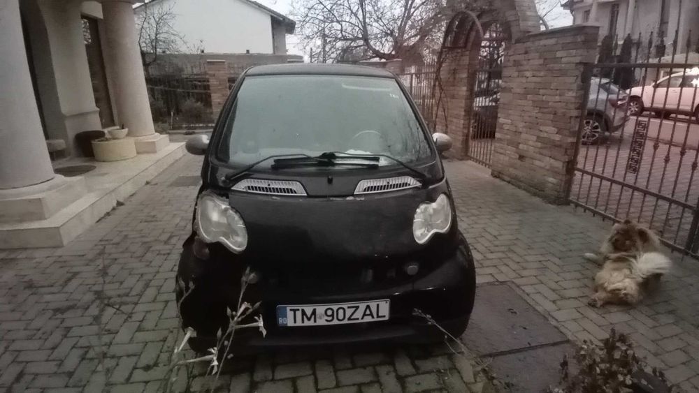Smart ForTwo pentru dezmembrari