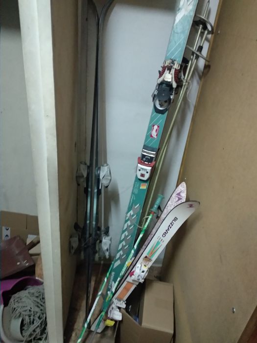 Продавам три чифта ски със ски обувки
