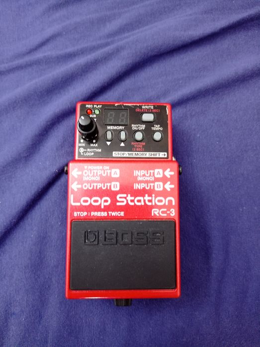 Продавам отличен Looper BOSS -RC3
