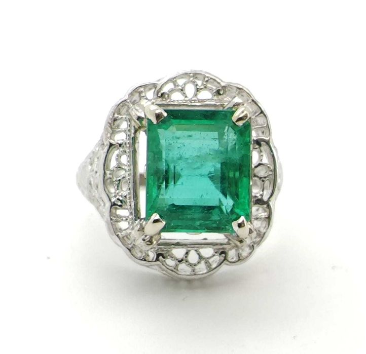 Inel platina cu Smarald Columbian 3,7ct evaluat la $39,925