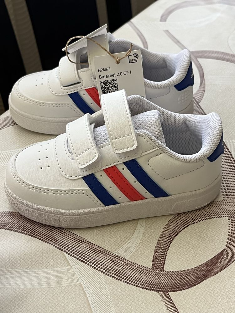 Нови, Adidas, 24 номер