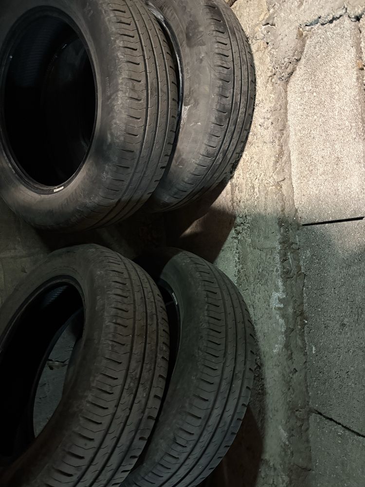 Продавам летни гуми 185/65R15 Continental 4бр