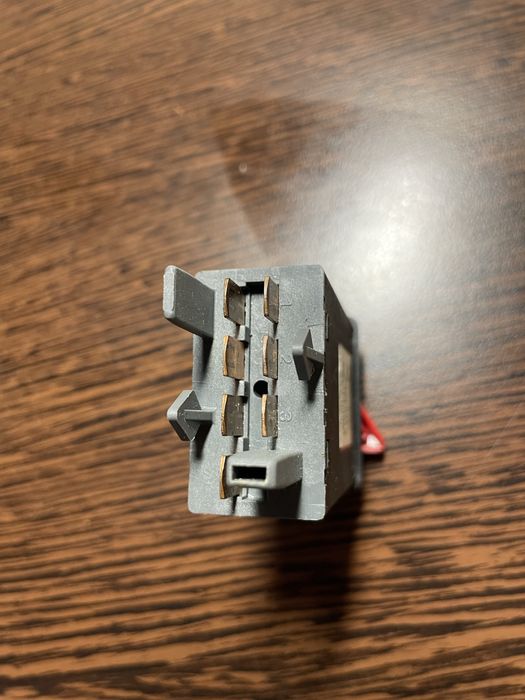 Авариен бутон Skoda Octavia 1u