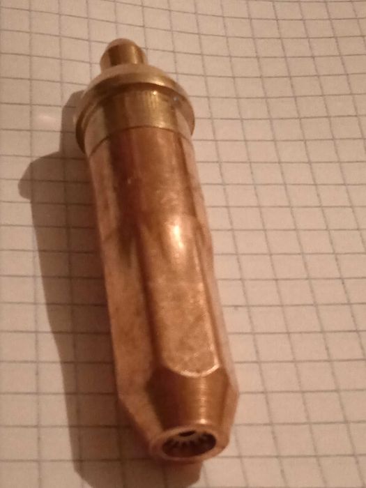 продам мундштук на газовый трех трубчатый резак