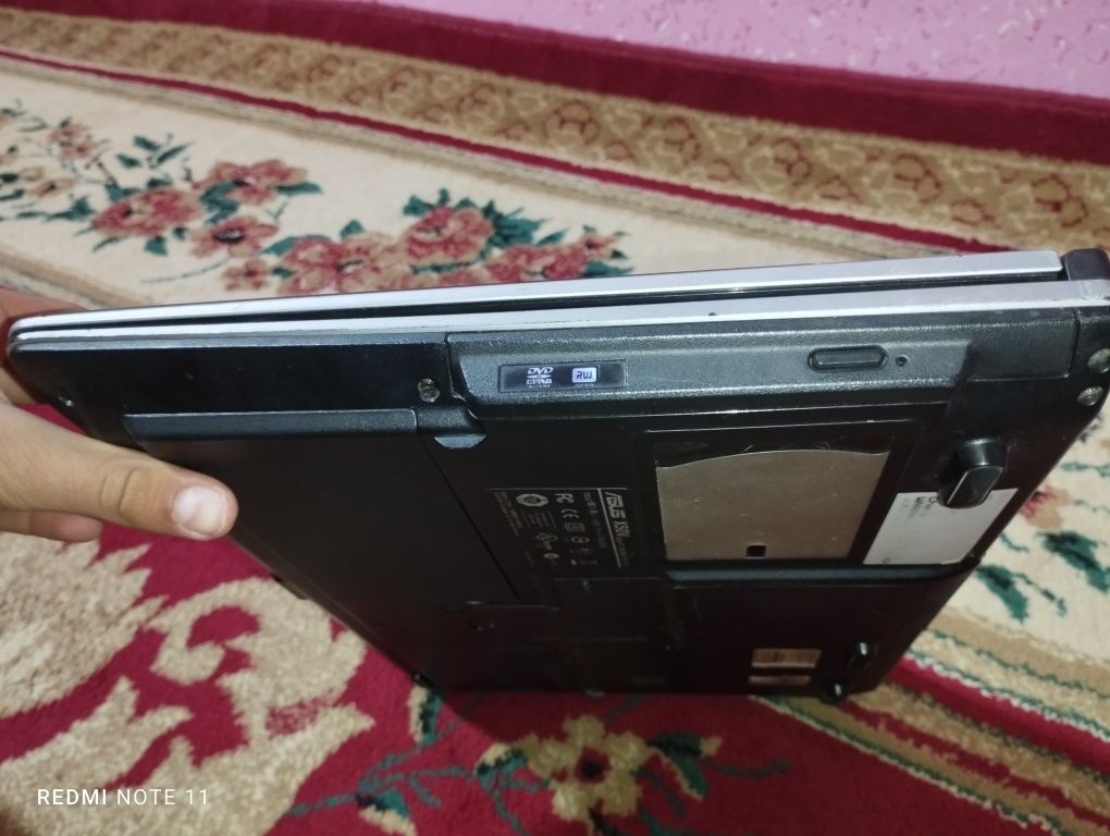 Noutbook asus kafolati bilan