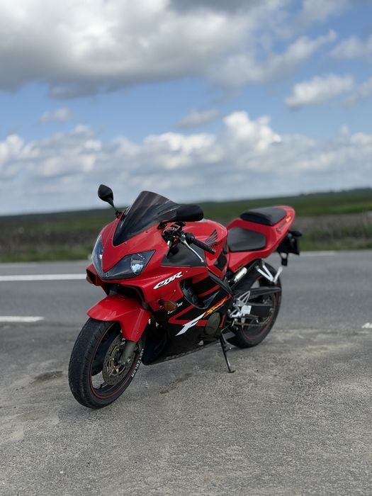Honda cbr F4i doar cash