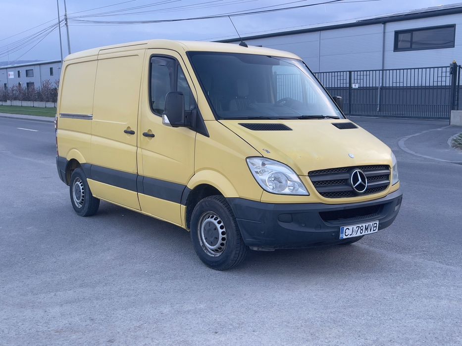 Autoutilitara Mercedes Sprinter 209