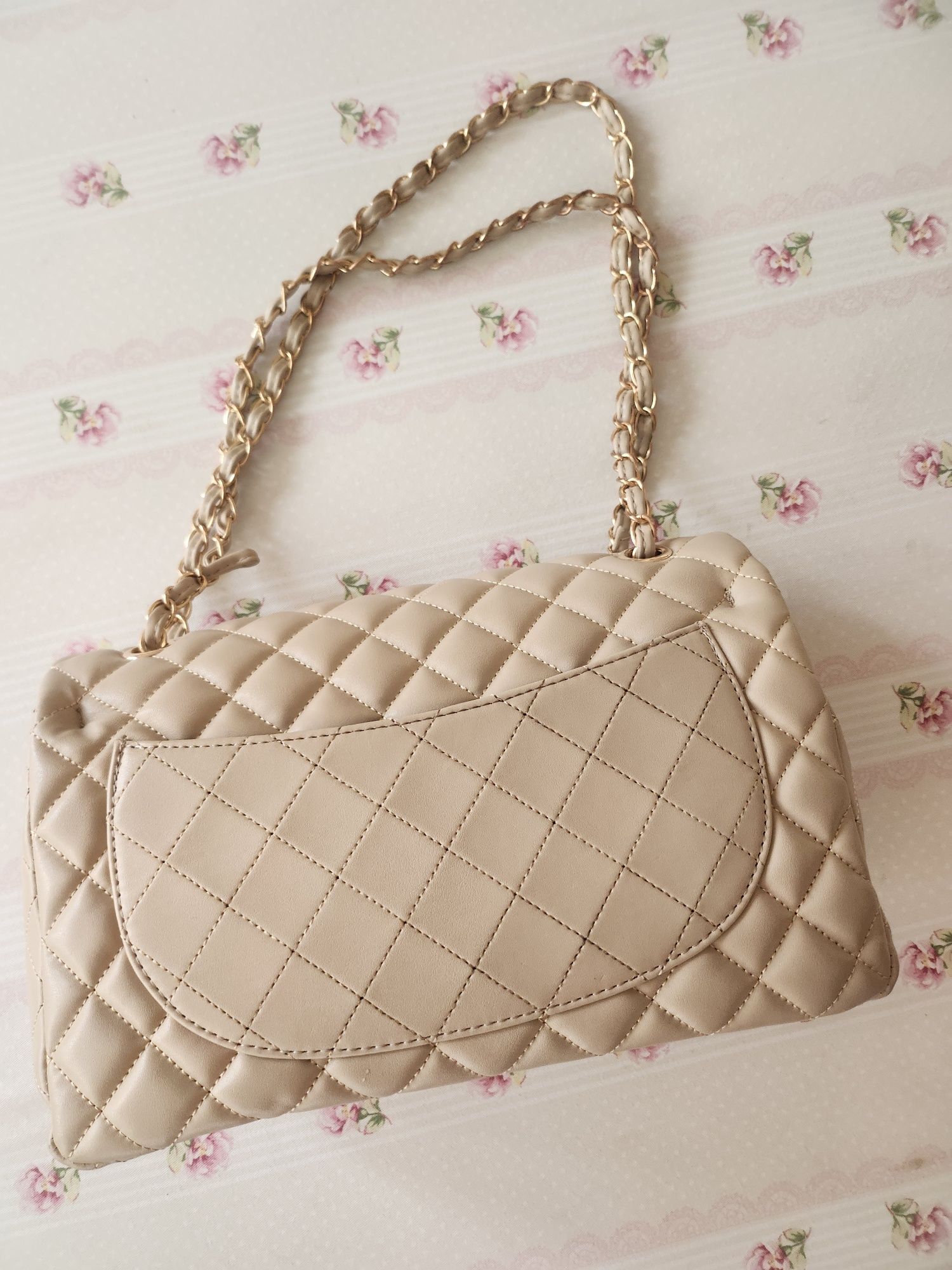 Продавам чанта Chanel