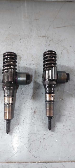 Injector injectoare volkswagen vw golf touran passat cod motor BKD