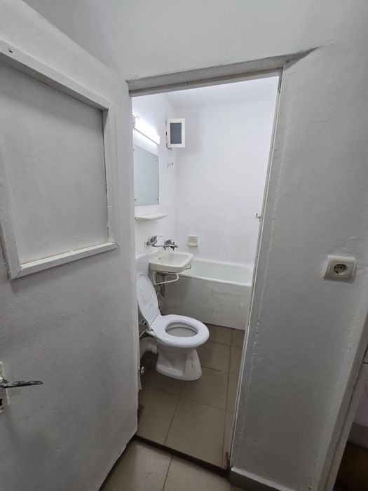 Inchiriez garsoniera hcc