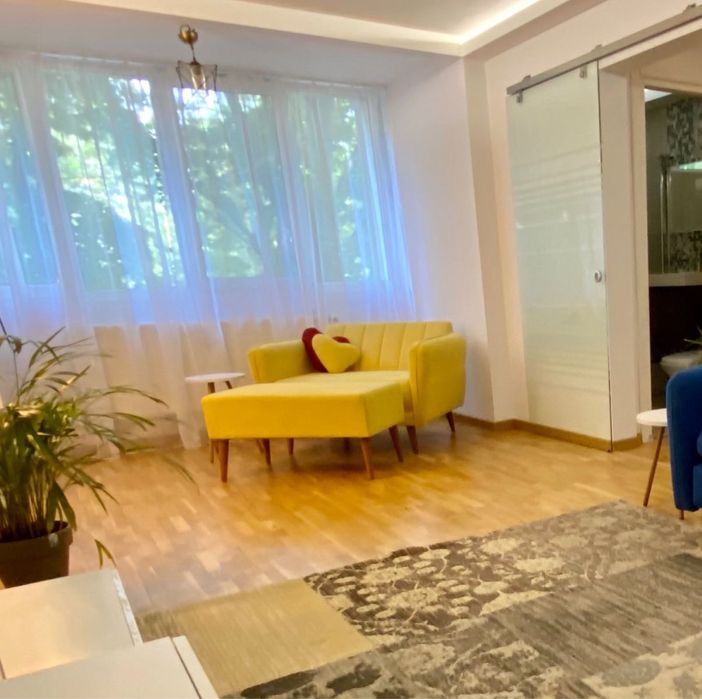 Fotoliu + Sultan / Dulap + Biblioteca