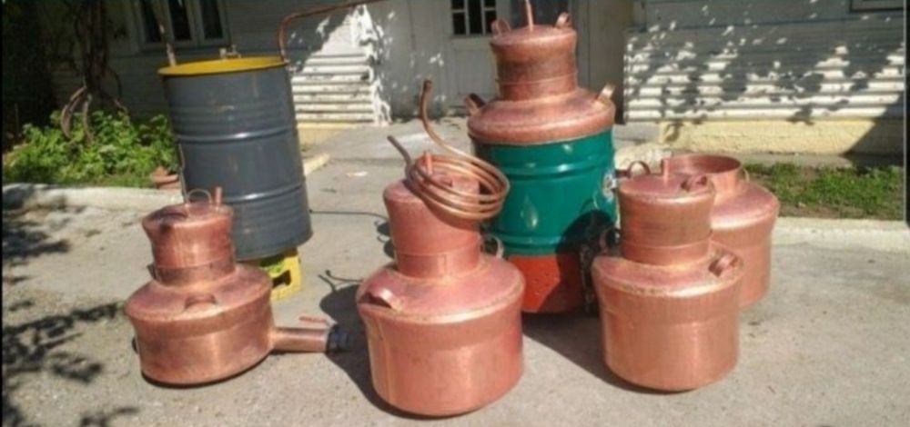 Vand cazan pentru fiert tuica,din cupru,capacitate60 litri,cu sistem d