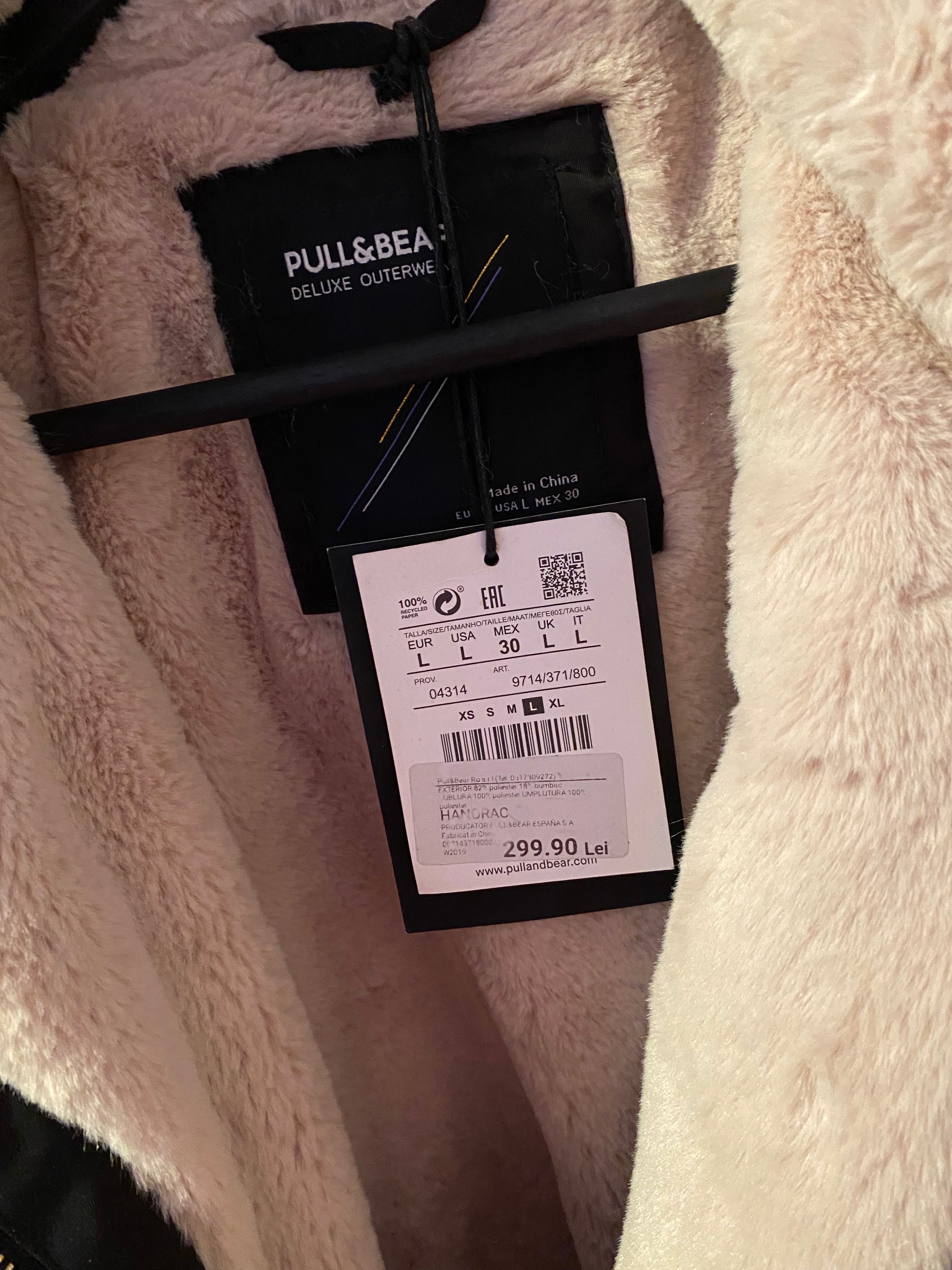 Geaca iarna Pull and bear cu eticheta