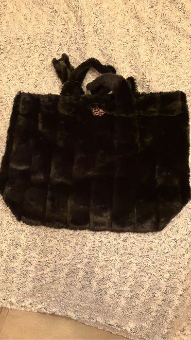 Genți pufoase Victoria Secret