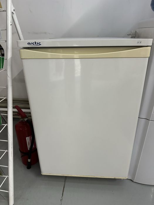Frigider mic arctic FB14 140 litri
