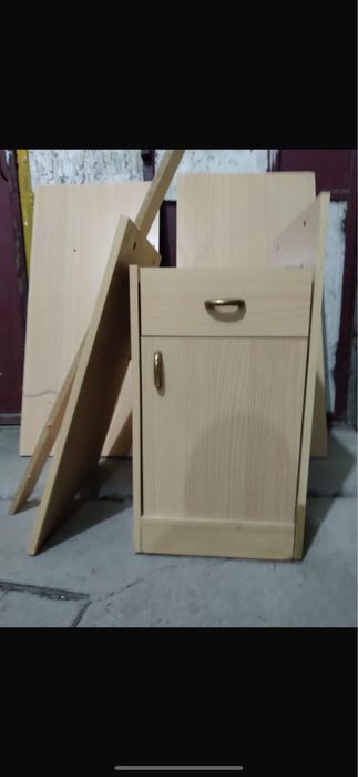 Продам стол с тумбой