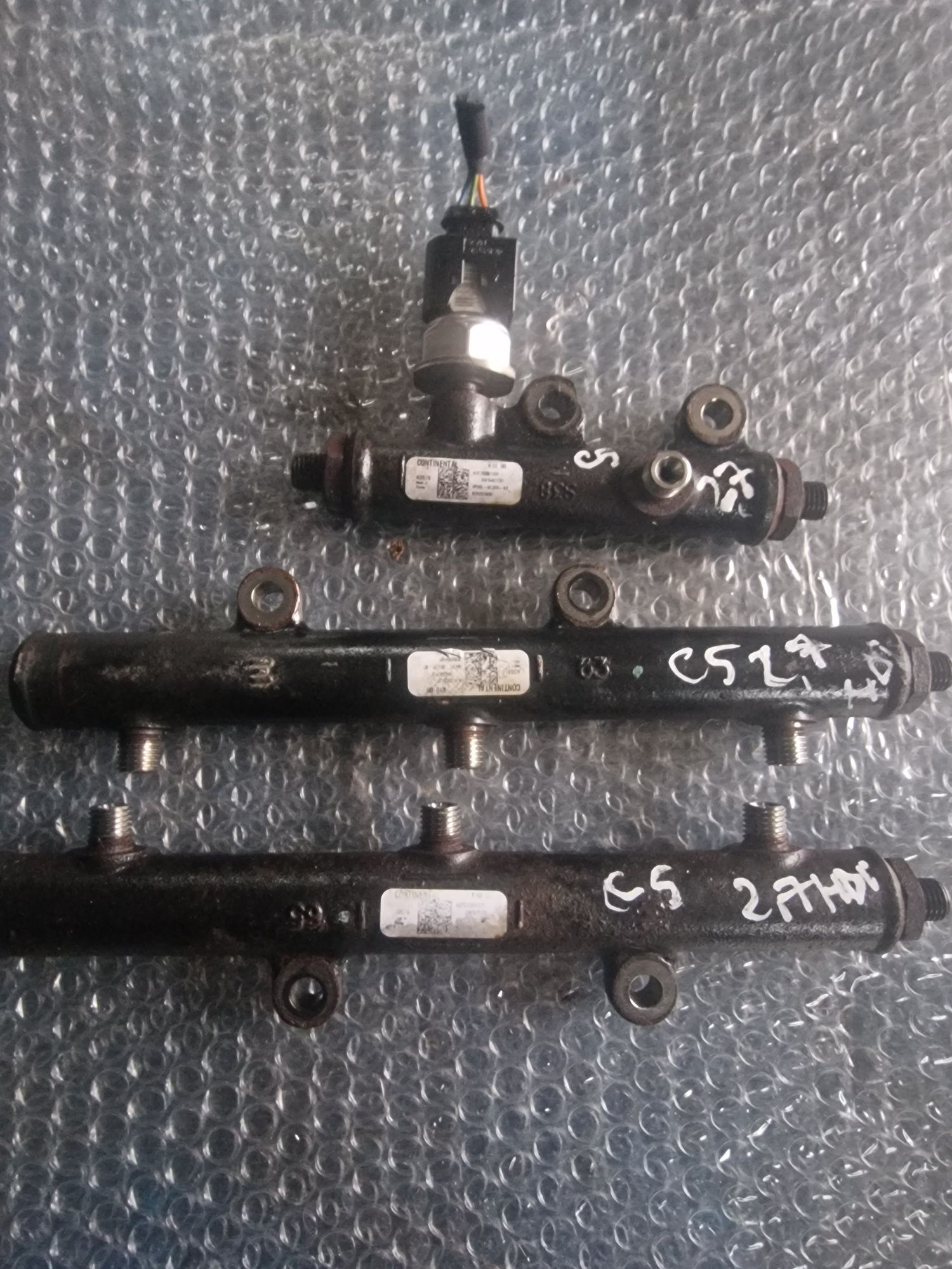 Rampa injectoare Citroen c5 motor 2,7 hdi,an 2008-2015