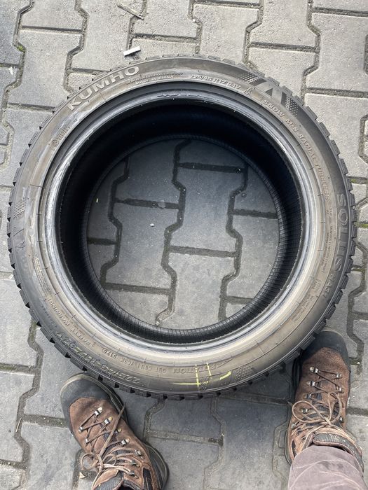 225/45/17 Good Year M+S