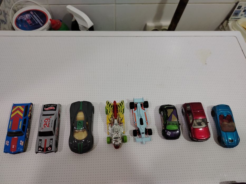 Детские модельные машинки