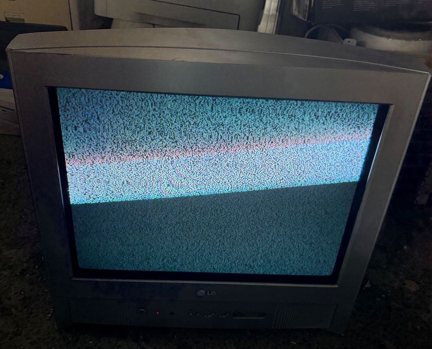Телевизор LG продам