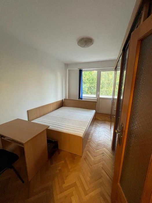 Vand apartament 3 camere vis-a-vis de Spitalul Judetean Oradea