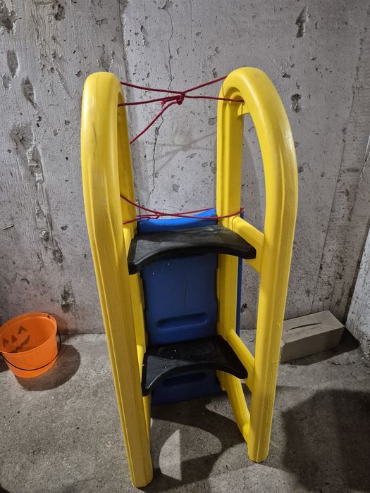 Sanie plastic albastra