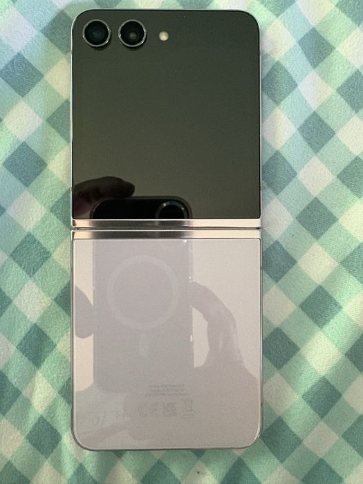 Samsung galaxy Z flip5