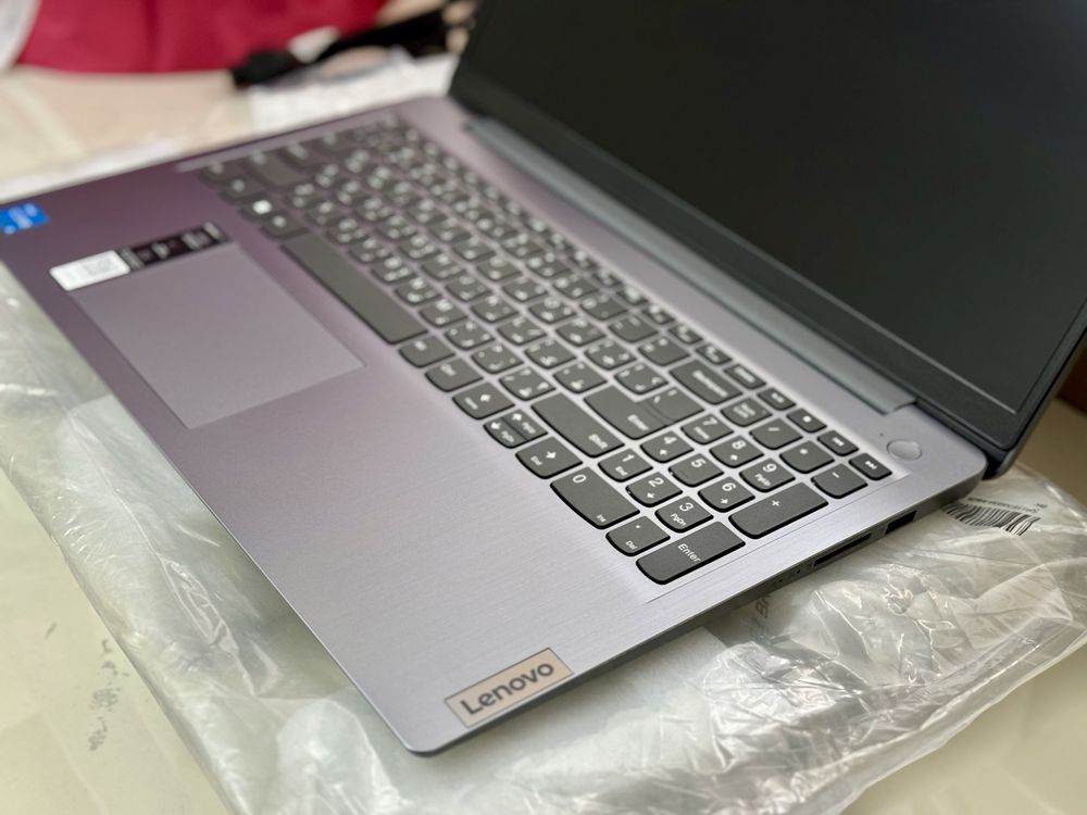 Новый Ноутбук! Lenovo 15,7 Full Hd/ 12-th GEN (6-Ядер)