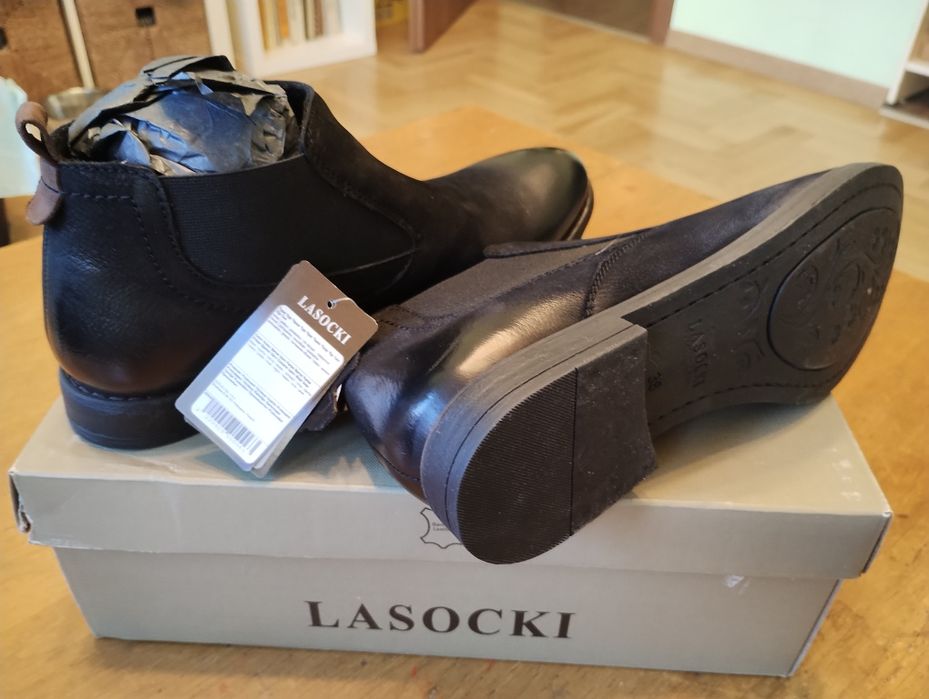 Продавам дамски кожени боти, чисто нови