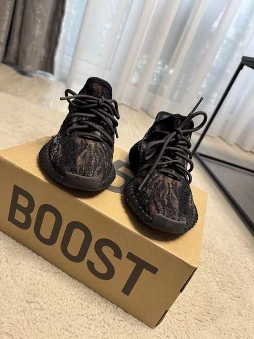 Yeazzy Boost 350 V2