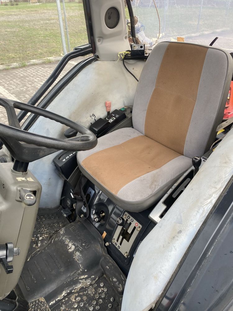 Tractor  Yannmar 4x4 cu clima