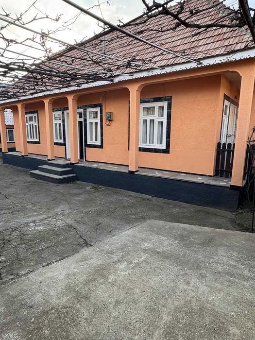 Vând casa comuna Oituz, județul Bacău