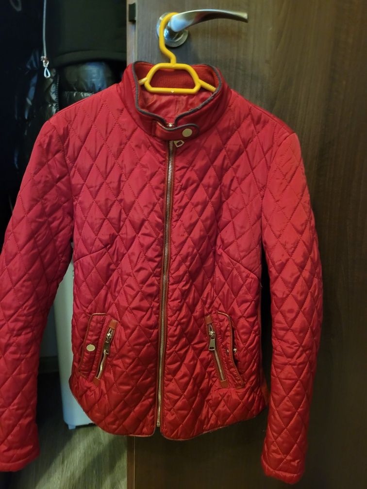 Дамско червено яке