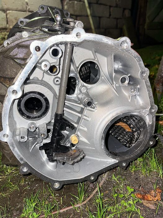 Vând carcasă de cutie automată multitronic de Audi A6 C7 2.0