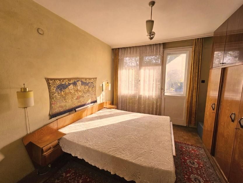 Продава се Тристаен апартамент в Бургас, Център - 88 кв.м за 1989 €/кв.м - Снимка #1